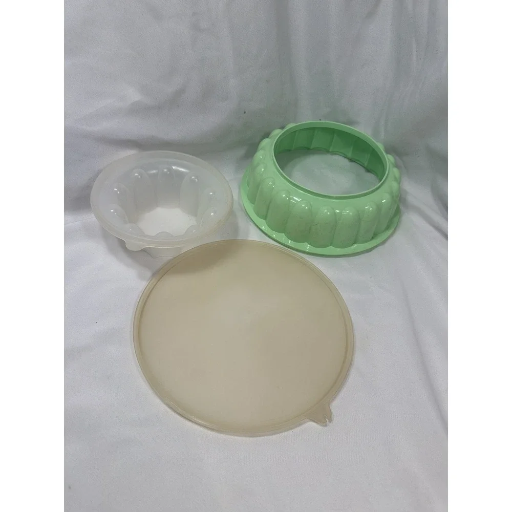 Tupperware vintage jello